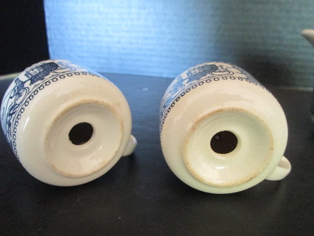 Currier & Ives Blue by Royal Multi-Motif Center Scene Creamer, Sugar Bowl and Shakers - 9
