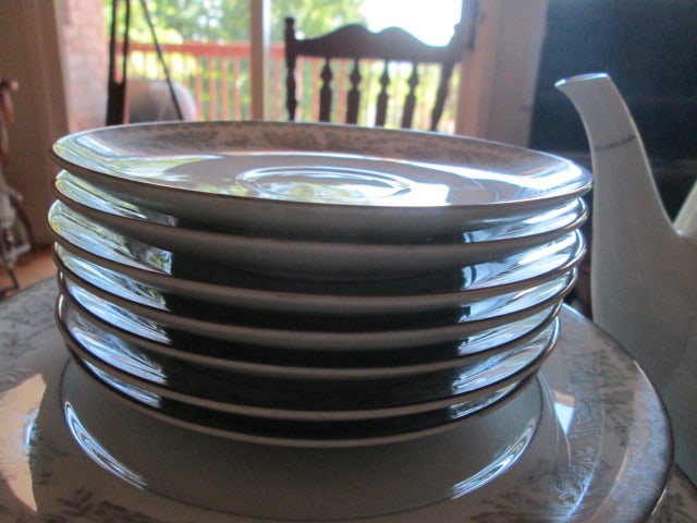 34 Pieces of Noritake "Belmont" China and Serving Pieces - 12