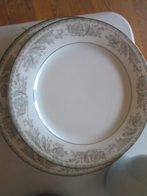 34 Pieces of Noritake "Belmont" China and Serving Pieces - 15
