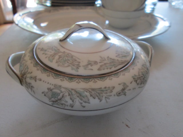 34 Pieces of Noritake "Belmont" China and Serving Pieces - 2