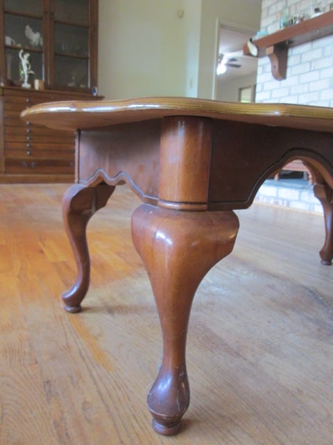 Banded Mahogany Coffee Table with Cabriole Queen Anne Legs and Carved Shell Accents - 3