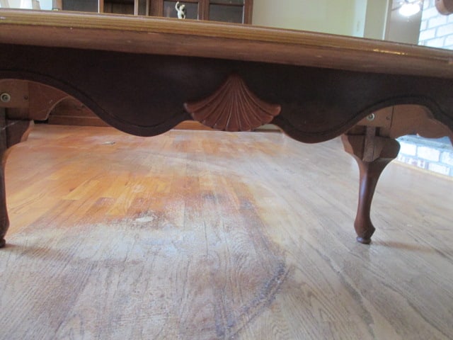 Banded Mahogany Coffee Table with Cabriole Queen Anne Legs and Carved Shell Accents - 4