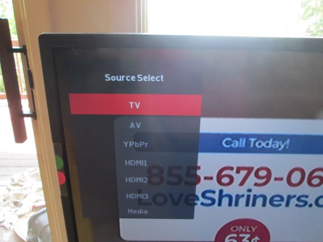 Sceptre 43" LED Flat Screen TV with Remote - 4