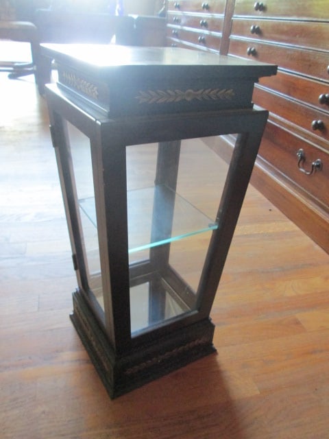 The Bombay Co. Neoclassical Style Pedestal Display - 5