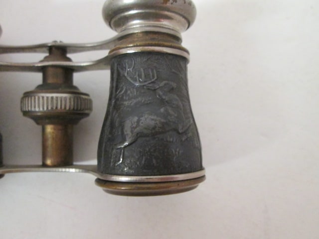 Pair of Vintage Pewter Bas-Relief Stag Hunt Scene Chevalier Paris Opera Glasses - 4