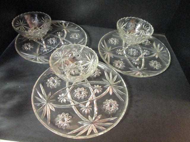 Anchor Hocking Early American Prescut Bowls, Chip 'n Dip Plates and Set of Shakers - 8