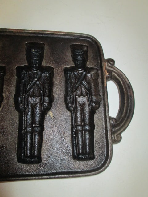 1980's John Wright "Toy Solider" Cast Iron Cookie Pan - 2