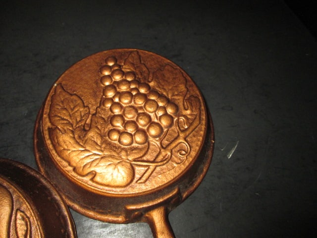 Three Decorative Metallic Copper Painted Cast Metal Skillet Form Plaques with Bas-Relief Fruit De... - 2
