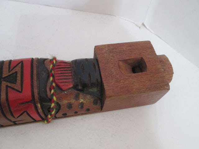 Figural Folk Art Peruvian Andean Hand Carved and Painted Tarka Flute - 2