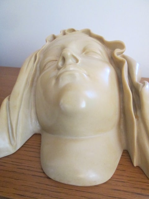 1982 Vatican Collections The Metropolitan Museum of Art "Head of the Virgin". Approx. 9 1/2" x 14" - 2