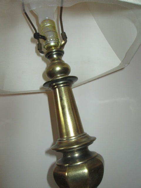 Pair of Traditional Style Antique Brass Finish Table Lamps - 3
