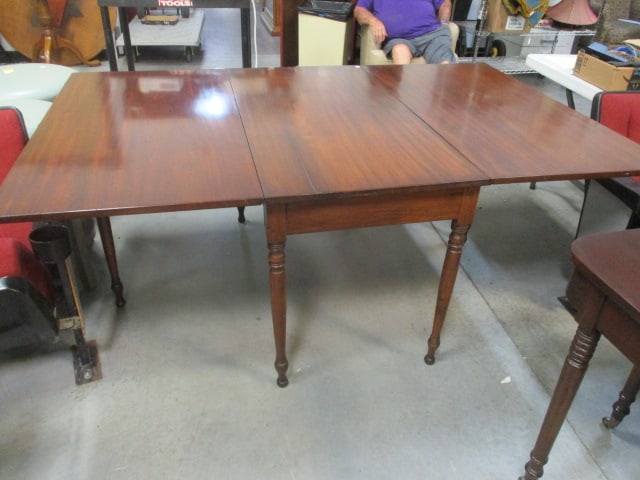Gateleg Drop Leaf Dining Table (1 of 7)