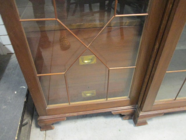 Multifunction Lighted Display Cabinet w/Geometric Glass Doors - 3