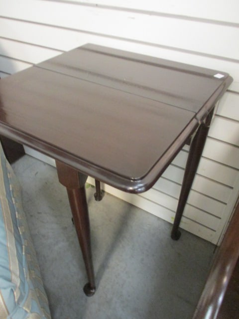 Mahogany Drop Leaf Federal Style Table - 3