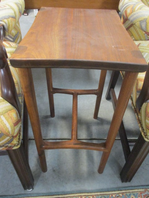MCM 'Stingray' Walnut Side Table w/dark corner inlay: 12 x 17 x 25