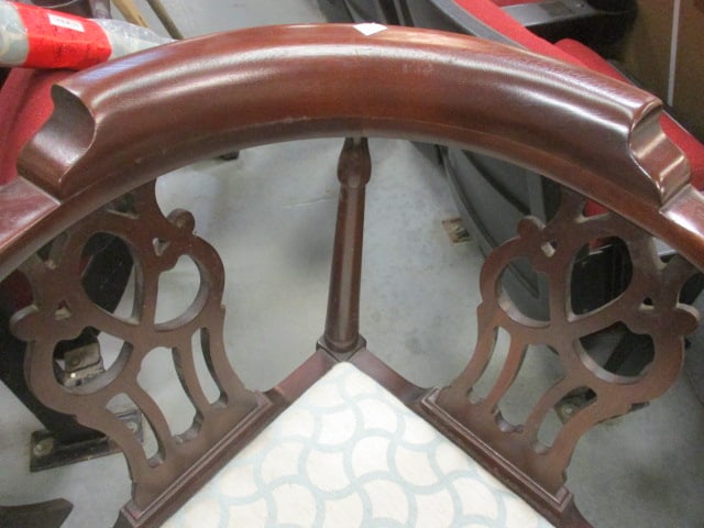 Chippendale Style Mahogany Corner Chair w/ornate back - 3