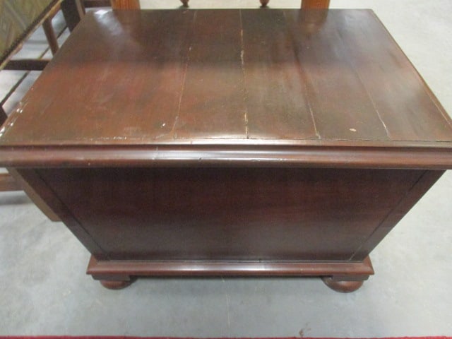 Antique Storage Chest/Blanket Box w/Bun Feet: 24 x 18 x 17