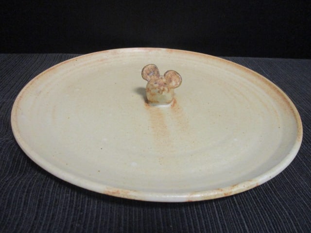 Pottery Plate w/Sculpted Mouse Head in Center Signed Gibson: 9"