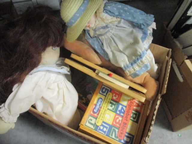Dolls, Alphabet Blocks, Kids Books, Wood Puzzles, etc.: .