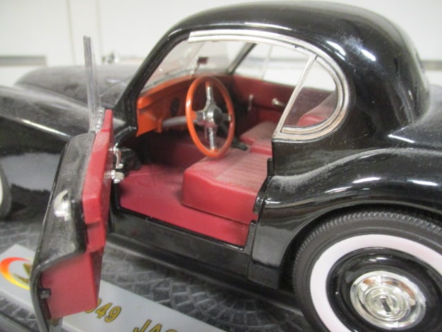 1948 Jaguar Die Cast Model Car & Jaguar Hat - 5