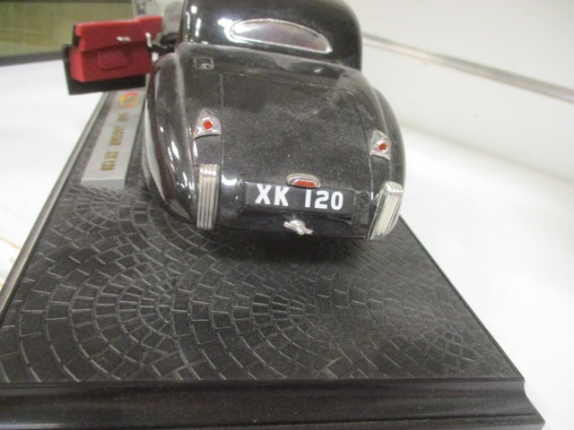 1948 Jaguar Die Cast Model Car & Jaguar Hat - 6