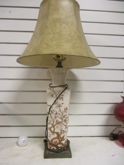 Chinoiserie Style Porcelain Lamp w/Raised Textured Motif: 31"