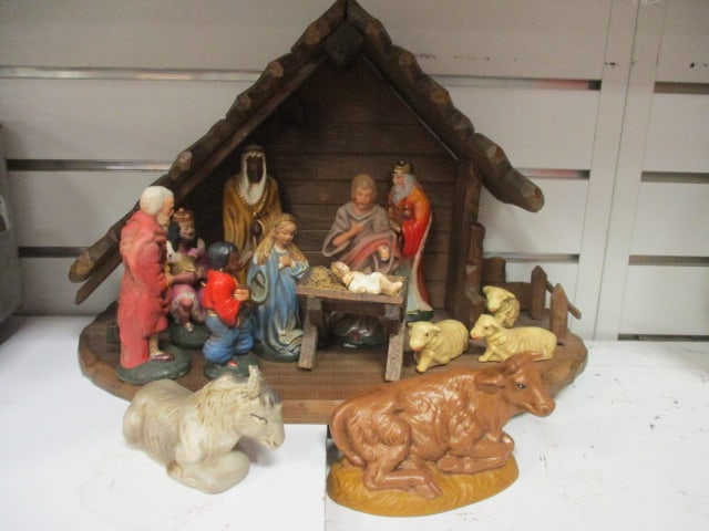 Stable Nativity Scene w/Figurines & Animals: 16 x 7 x 11