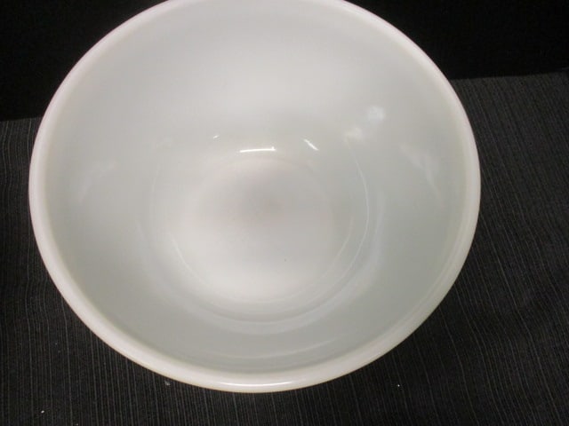 Pyrex 7" Avocado Bowl & Fireking Turquoise Bowl 7 1/2" - 4