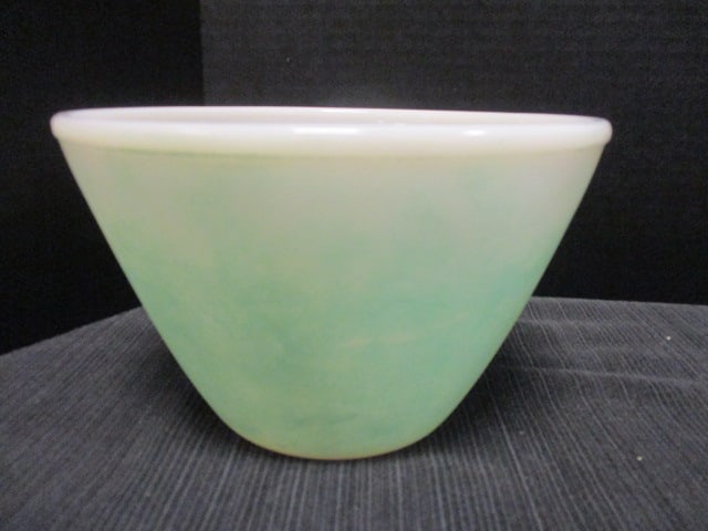 Pyrex 7" Avocado Bowl & Fireking Turquoise Bowl 7 1/2" - 6