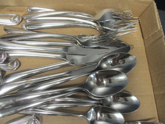 Oneida (17 PC) Flatware & 23 PC Unmarked Flatware - 5