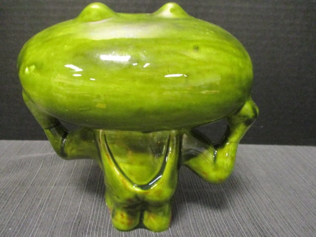 Glossy Green Ceramic Wide Mouth Frog & Frog Razor Blade Bank - 7