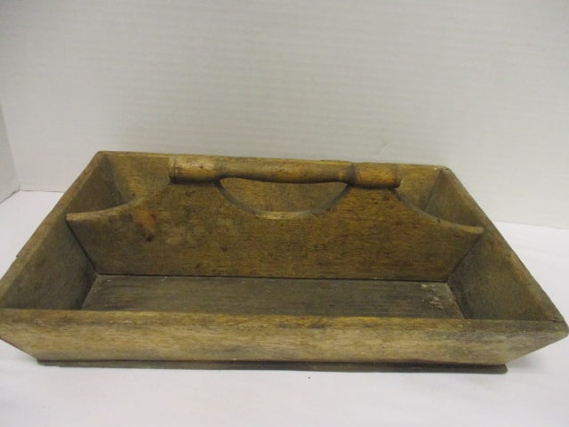 Primitive Wood Cutlery Caddy w/Handle (1 of 3)