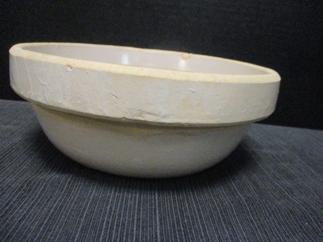 Stoneware Mixing Bowl w/Thick Rounded Trim: 9"