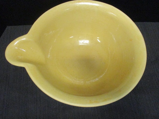 Yelloware Ceramic Batter Bowl w/Pouring Spout - 2