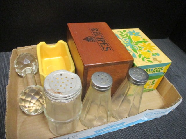 Vtg. Recipe Boxes, Vtg. Shakers, Crystal Knife Rest: .