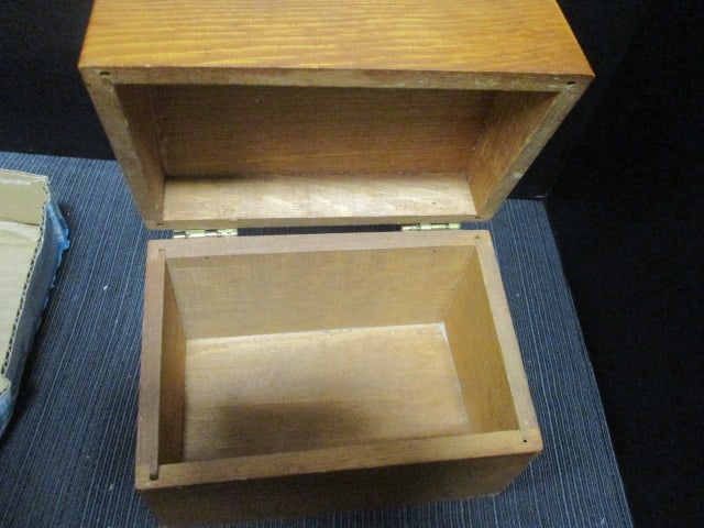 Vtg. Recipe Boxes, Vtg. Shakers, Crystal Knife Rest - 7