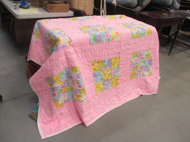 Patchwork Quilt w/Floral Squares (1 of 4)