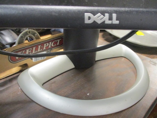 Dell Model 1901FP Computer System w/speakers,mouse,keyboard - 4