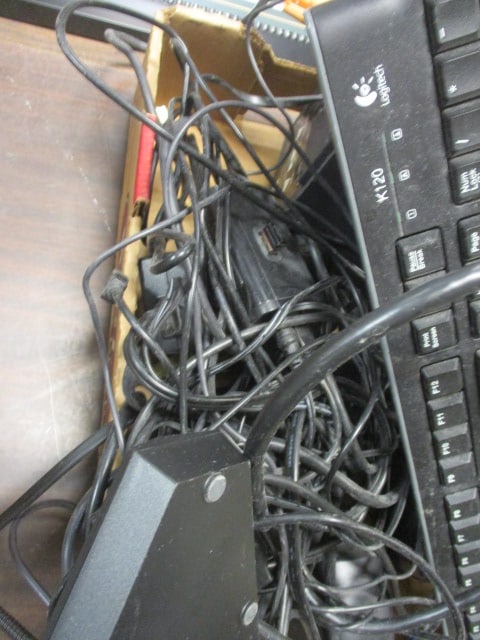 Dell Model 1901FP Computer System w/speakers,mouse,keyboard - 9