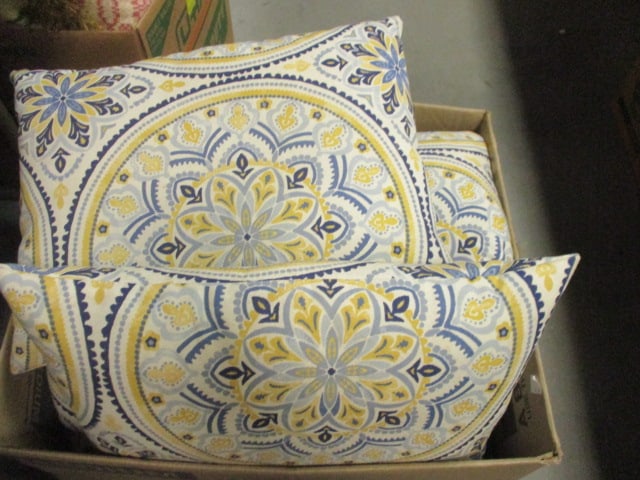 Castille Multicolor Outdoor Cushion Set: .