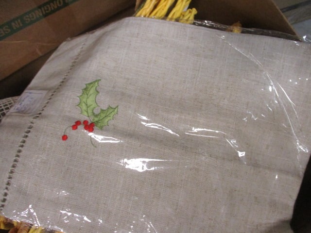 Placemats & Aprons - 6