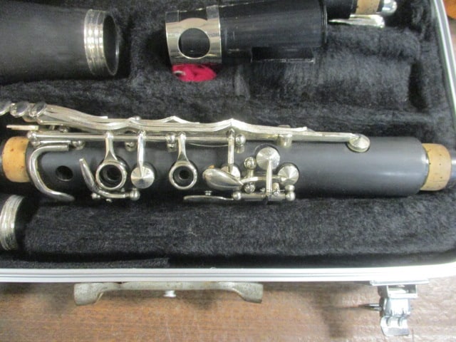 Palatino Student Clarinet in Hard Carrying Case - 2