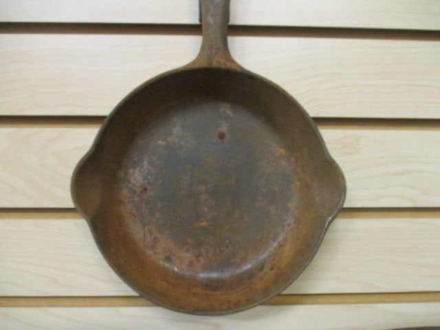 Vintage Griswold No. 4 Cast Iron Skillet - 4