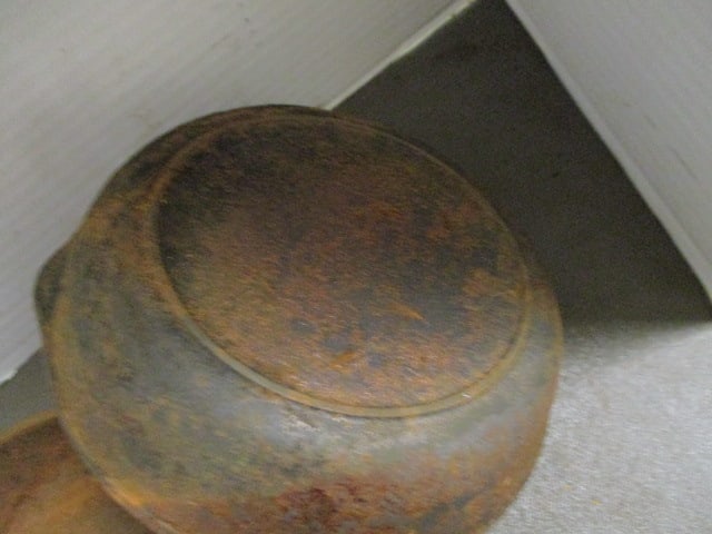 2 Vintage Cast Iron Skillets - 5