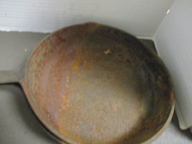 2 Vintage Cast Iron Skillets - 2