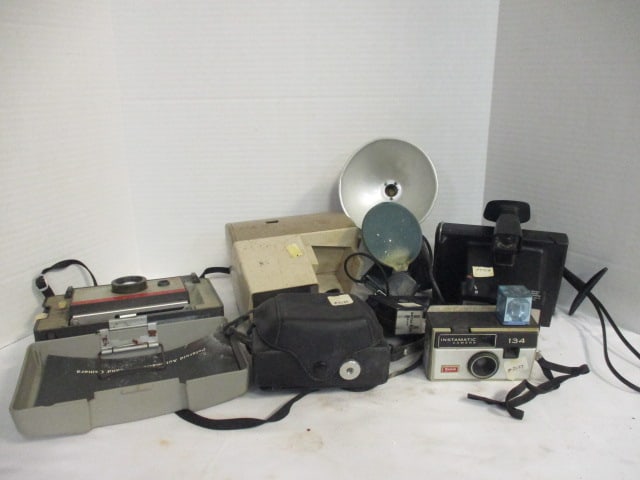 Lot of Vintage Cameras and Accessories - Polaroid 104, Sawyers Pana-Vue , (1 of 13)