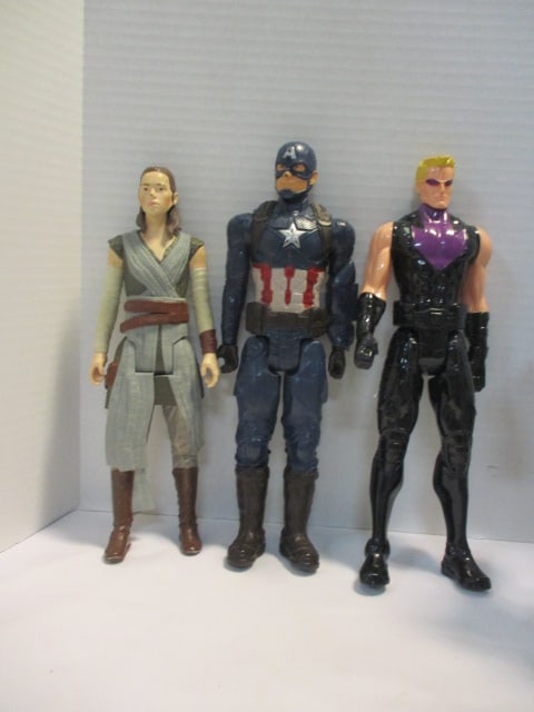 Star Wars, Avengers, Captain America Dolls & 2 robot Figures - 7