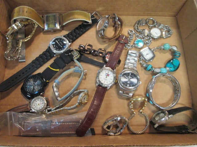 Grouping of Men's and Ladies Fashion Quartz Watches (1 of 11)