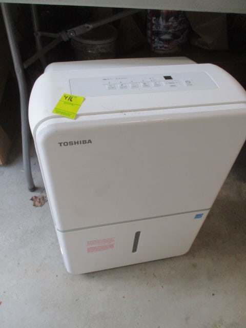 Toshiba 70 Pint Dehumidifier with Original Box: Model TDDP7011ES2, powers on, Local Pickup Only