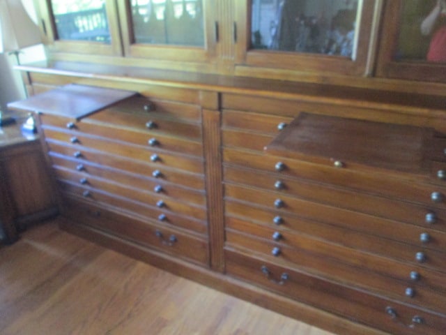 Impressive Traditional Style 2 Piece Library/Collector's Cabinet - 6